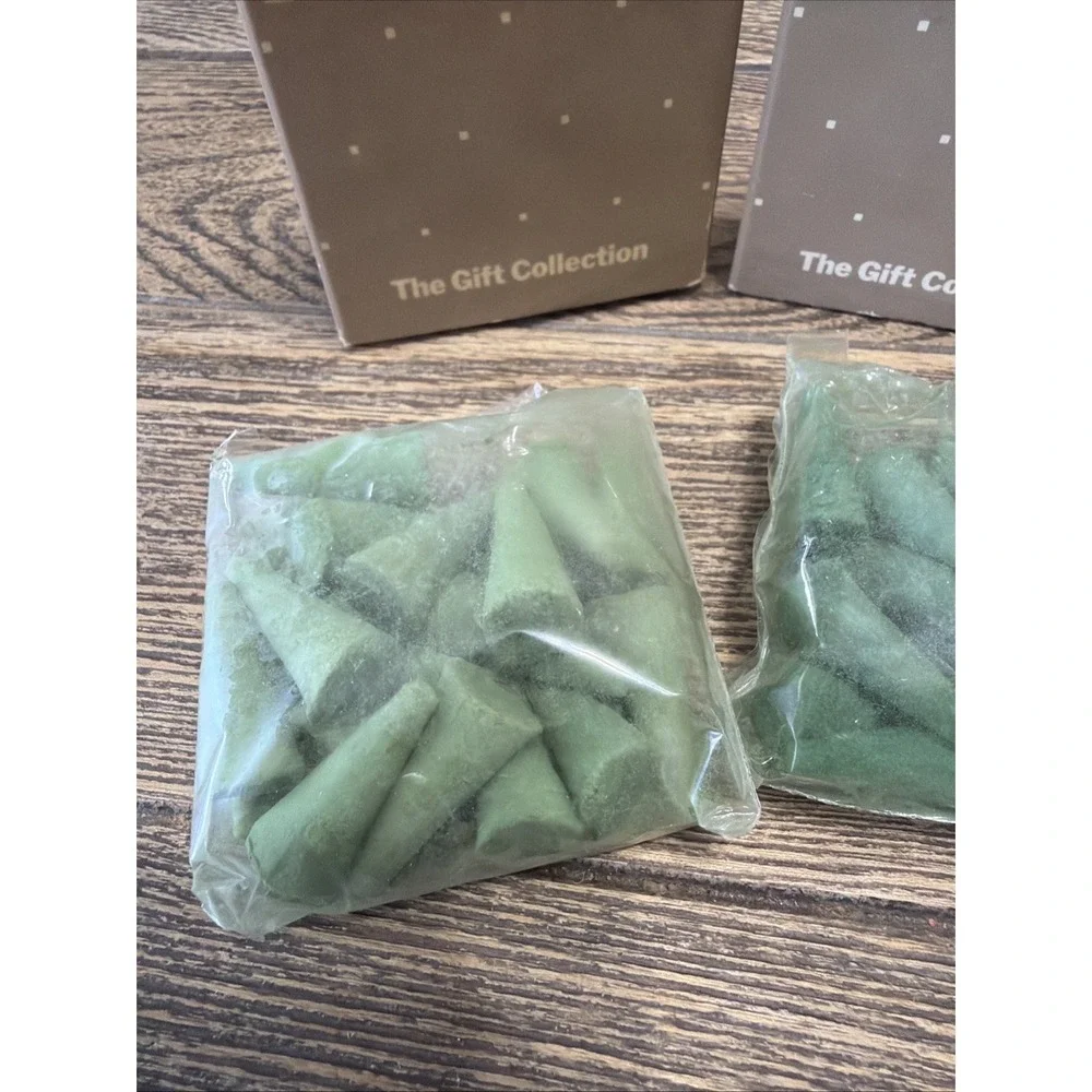 (2) Vintage Avon Apple Pie‎ Scented Cones 20 Cones Each Pack Gift Collection